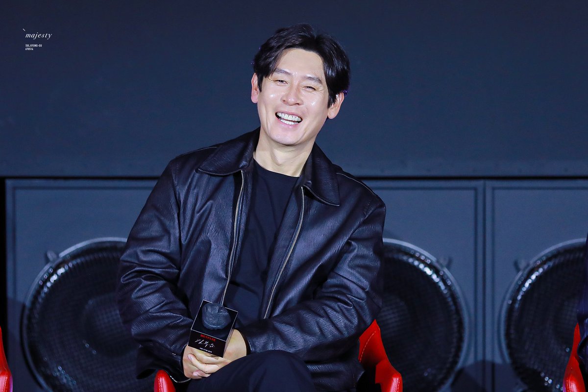 230328 #설경구 #길복순 
꾸꾸칭구 저도 사랑합니다아