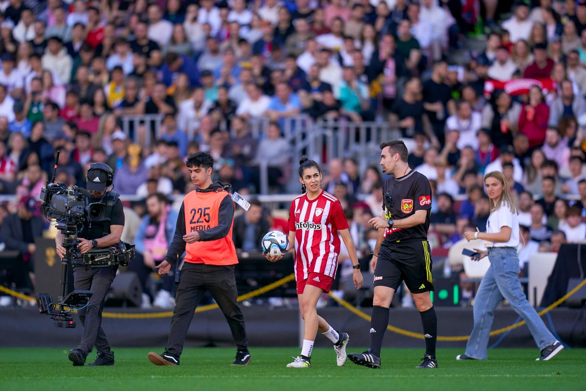pdro_salado's tweet photo. 📸 Algunas fotitos de #LaPresi @espesfc en el #campnou
🔜 La veremos a tope en la @QueensLeague durante el segundo split https://t.co/ZbCciwfRSr