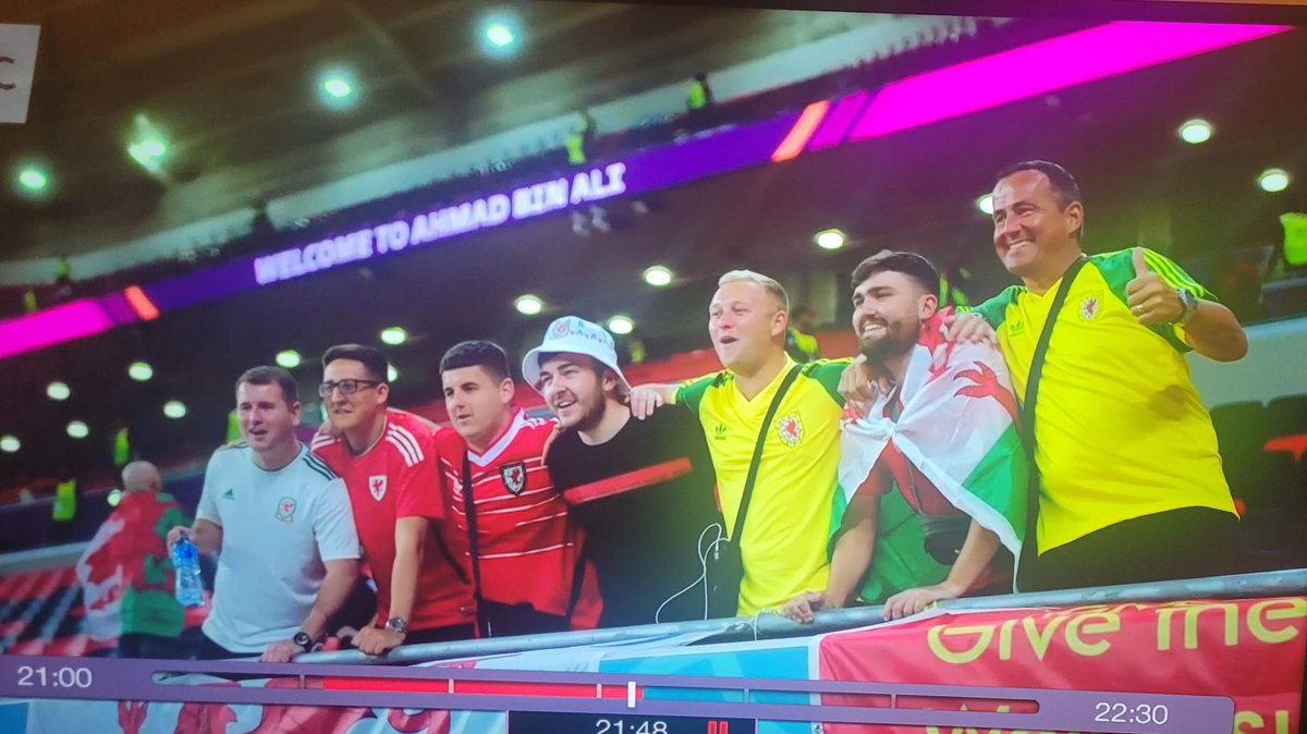 S4C documentary on Qatar last night.theres the boys!!!🏴󠁧󠁢󠁷󠁬󠁳󠁿🏴󠁧󠁢󠁷󠁬󠁳󠁿🏴󠁧󠁢󠁷󠁬󠁳󠁿