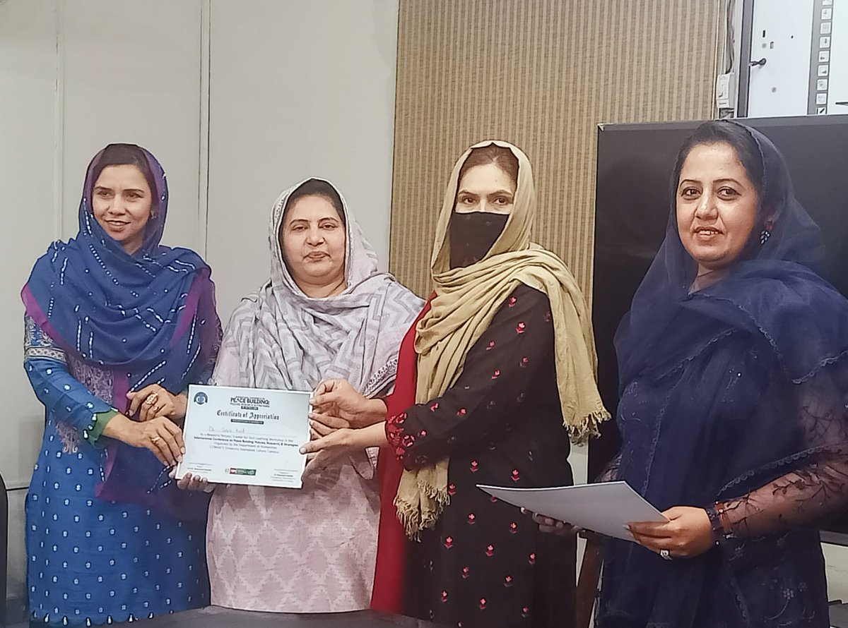 UODMCSOfficial's tweet photo. Mr. Ahmed Raza (Lecturer, Department of Media &amp; Communication Studies, University of Okara). The speakers during this interactive session provided a detailed insight into how political evolution within Pakistan requires a peaceful political transformation journey,

#UOOfficial https://t.co/teelRxhECl
