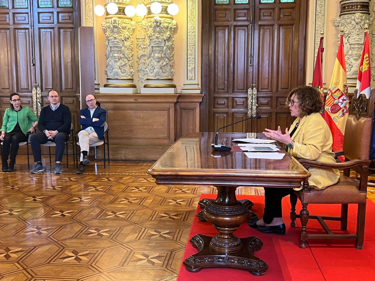 🛍️ El Ayuntamiento presenta el Plan Integral de Apoyo al Comercio de Proximidad 2023-2025.

El Plan busca fortalecer el comercio de proximidad bajo parámetros de competitividad y sostenibilidad.

Más información 🔗 bit.ly/3TU9bCy