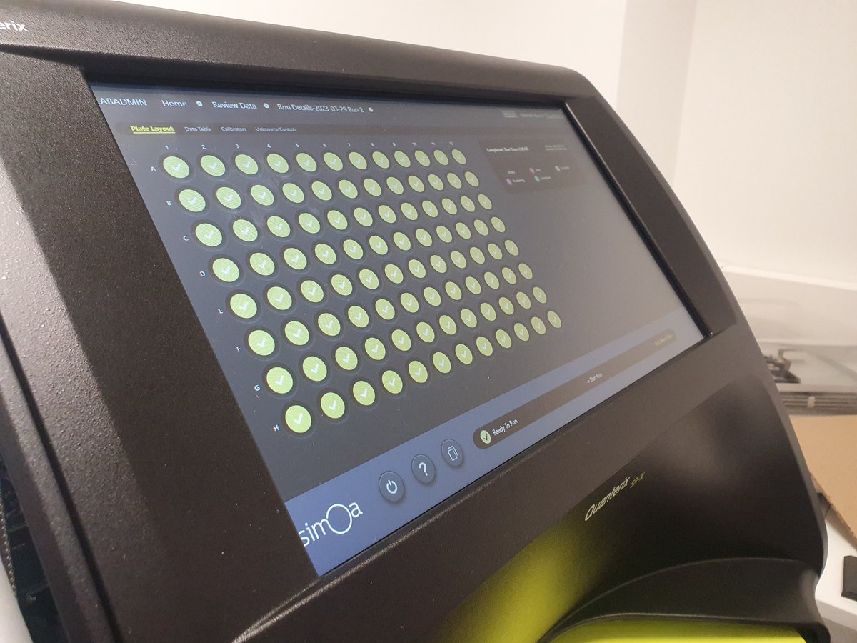 NeuroReca's tweet photo. Hoy hemos dado un paso fundamental para el desarrollo de la investigación en #Neurología en #Andalucia, con la instalación del SIMOA, un equipo de detección ultrasensible de biomarcadores para enfermedades neurológicas en nuestro laboratorio de @_ibima. https://t.co/ZW3snKmjvf
