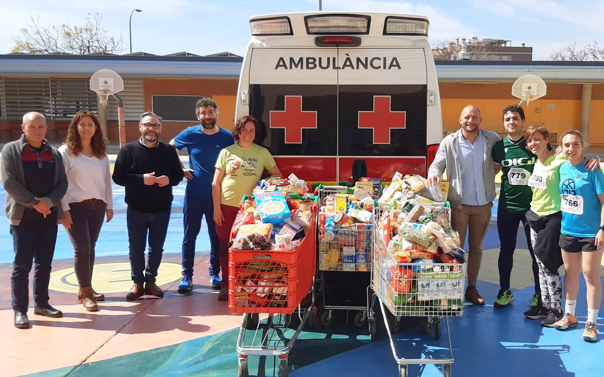 El Cross Solidari a l'<a href="/Escola_Alberich/">Escola Doctor Alberich i Casas</a> i Casas de #Reus recull cada any aliments pels més vulnerables. Moltes gràcies als alumnes, famílies i equip docent per aquesta gran iniciativa solidària que es repeteix any rere any!

<a href="/daresa72/">Dani Recasens Salvador</a> <a href="/ReusCreuRoja/">Creu Roja a Reus</a> <a href="/ReusEsport/">Reus Esport</a>