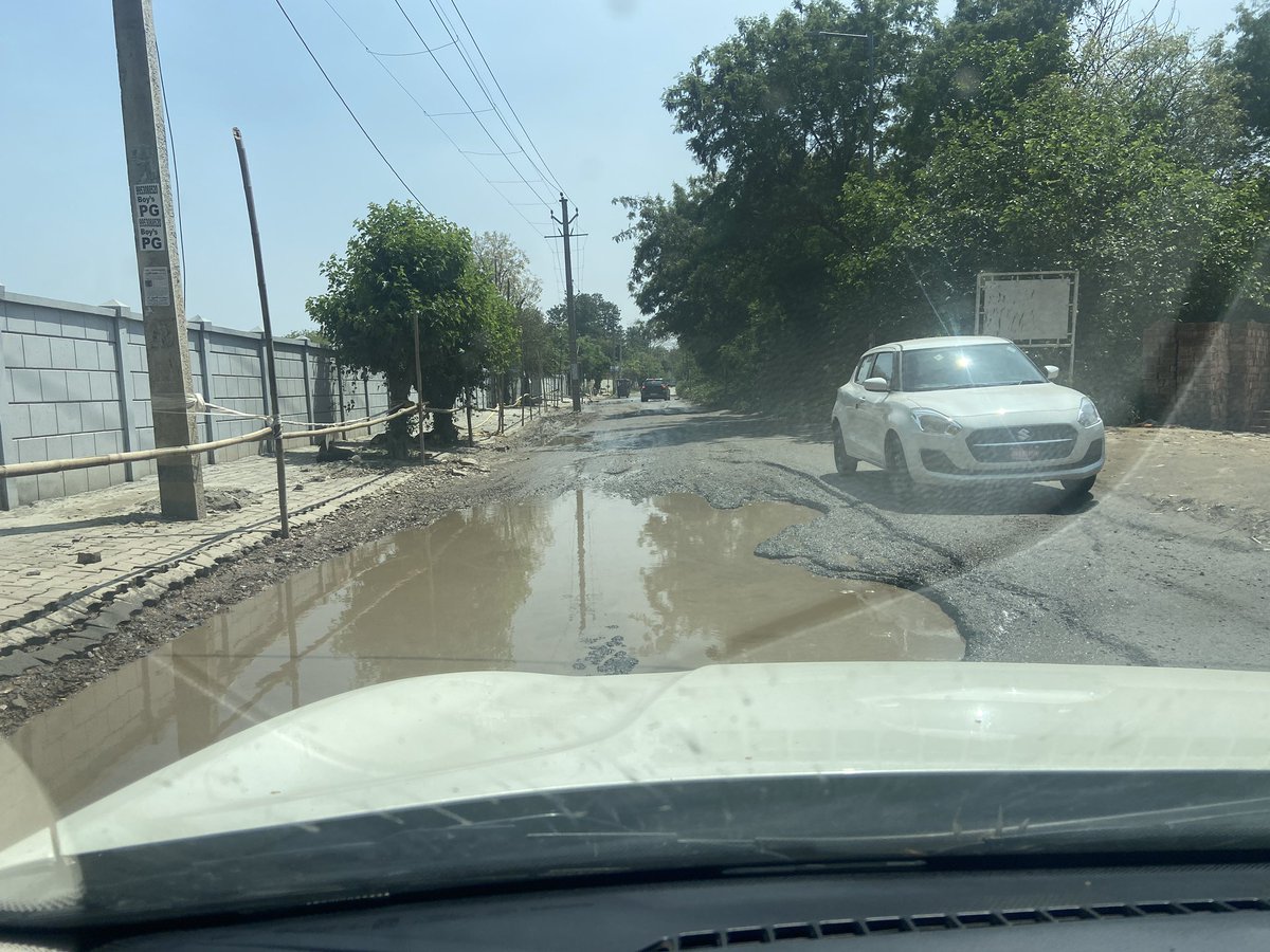 Rahulkaran185's tweet photo. @OberoiShelly  ma’am this is the small road from bijwasan to dundahera near crpf camp &amp; the condition of the road is very poor due blockage of water since 2 years. My car broke along with many commutators broke. Requesting you to please repair the road as we use it daily. Thanks! https://t.co/SGBkRXDpk8