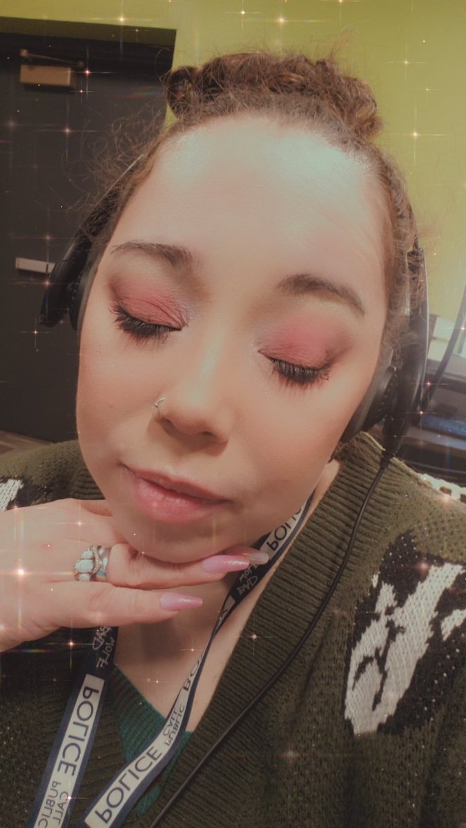 RingQueenLexa's tweet photo. For my final day at my job I chose the @ABHcosmetics Riviera pallet for a soft natural pink glow
💖💖💖 https://t.co/826M8sImhH