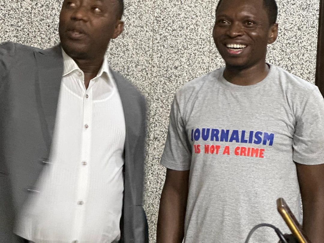 MD_Uzorma's tweet photo. WHO IS YOUR GUY?
My Guy is Sowore @sowore
He's My Champ
I will never leave his side
I dedicate my time
To You My Champ
Even if the road rough,I no mind
Cause you be my gee for life✍🏾

His dedication and love for NIGERIANS &amp; AFRICANS,Made me love him.He loved my people first. https://t.co/iE4qmXGuPw