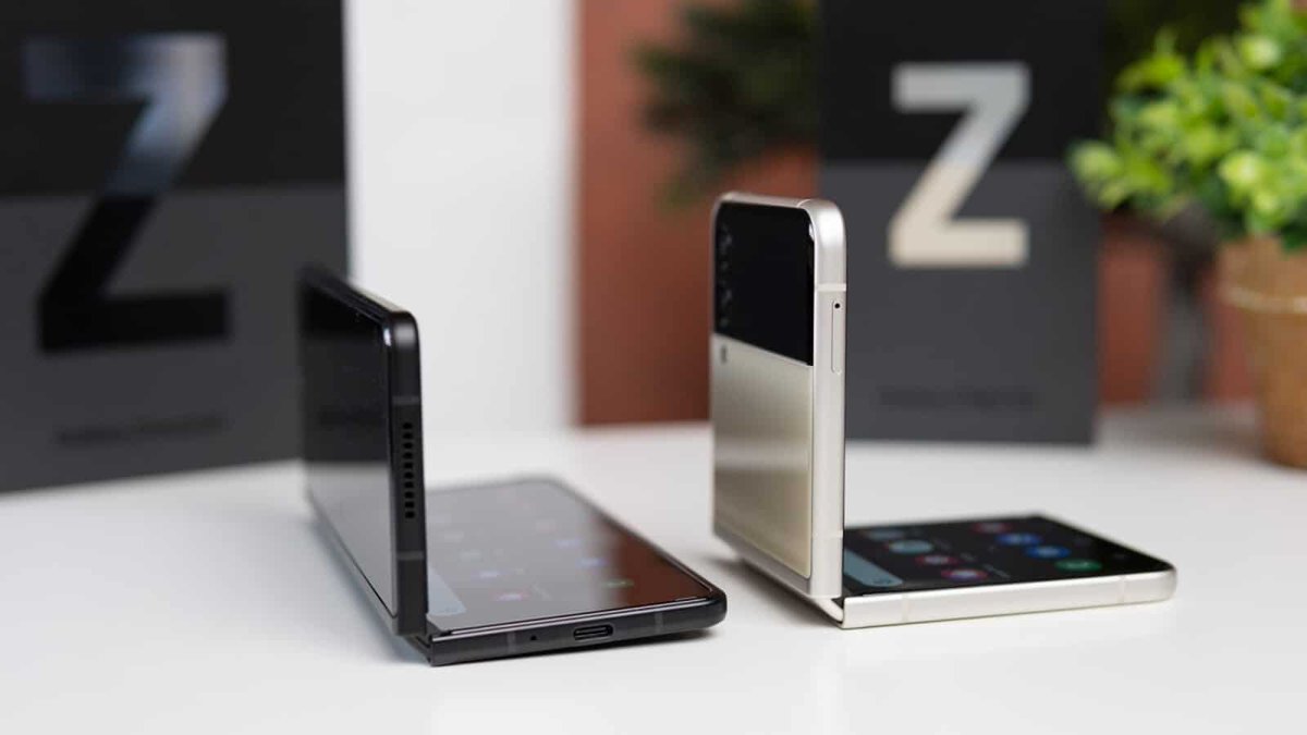 basketxgr's tweet photo. Samsung Galaxy Z Fold5 και Z Flip5: Στο Geekbench με SD 8 Gen 2 για Galaxy - https://t.co/N35gsBgAv4
#Greece #news https://t.co/PwVQje6Yzp