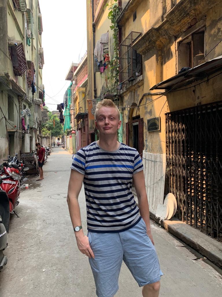 tphb1989's tweet image. #ladsontour in colourful #Kolkata via the train 🚂 from #Dhaka 🇬🇧🇧🇩🇮🇳 Just the kind of weekend jaunt you can sneak in between #Bangladesh and its neighbours, #IncredibleIndia included 👣