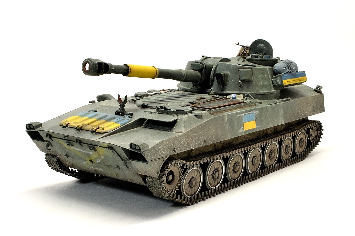 スキフ 1/35 ロシア、ウクライナ 2S1 アカーツィア 122mm自走砲 2S1 グヴォズジーカ 122mm 自走榴弾砲 (エッチングパーツ付