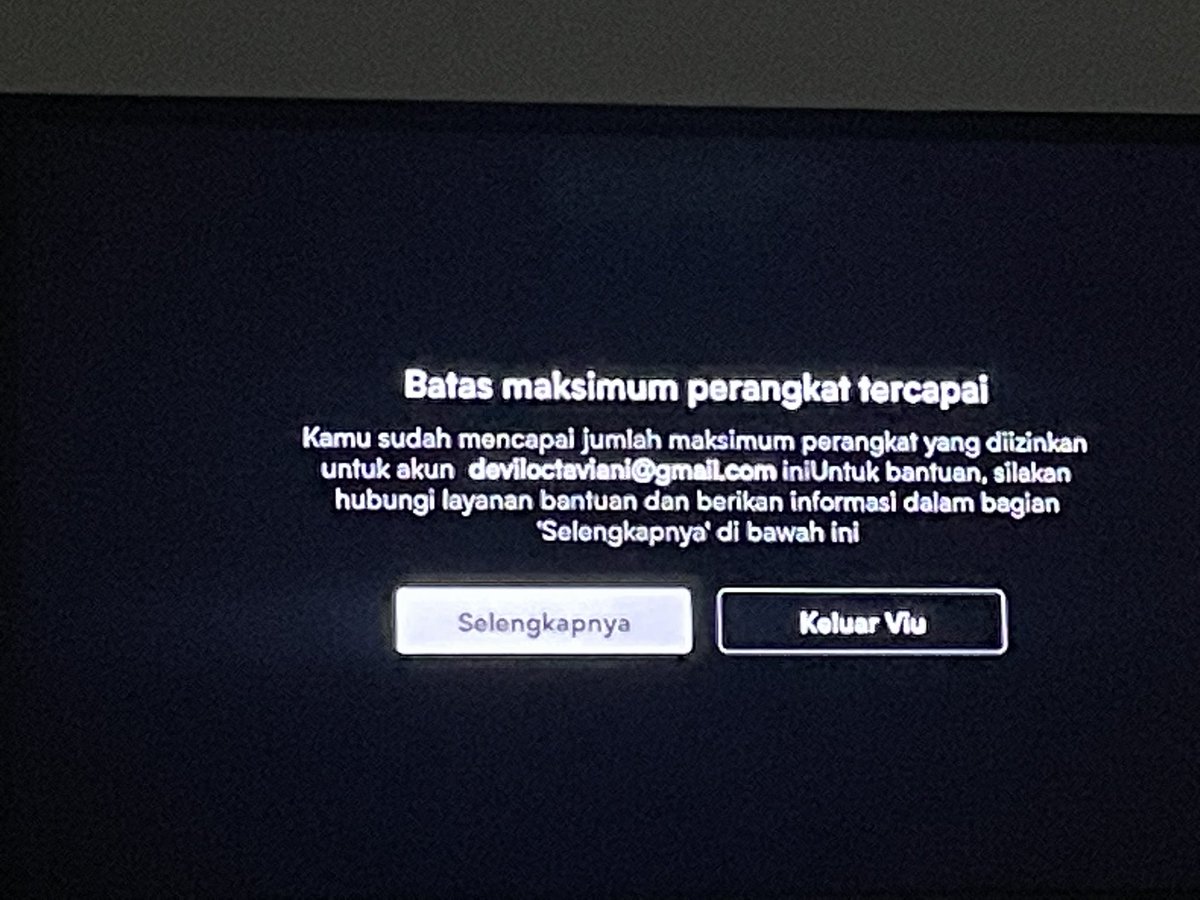 deviioctaviani's tweet photo. @Viu_ID kenapa dengan viu saya kak? Dari tadi lho. Sampai coba buka dibrowser jg ga bisa hadehhh https://t.co/CIIzdzBt8Z