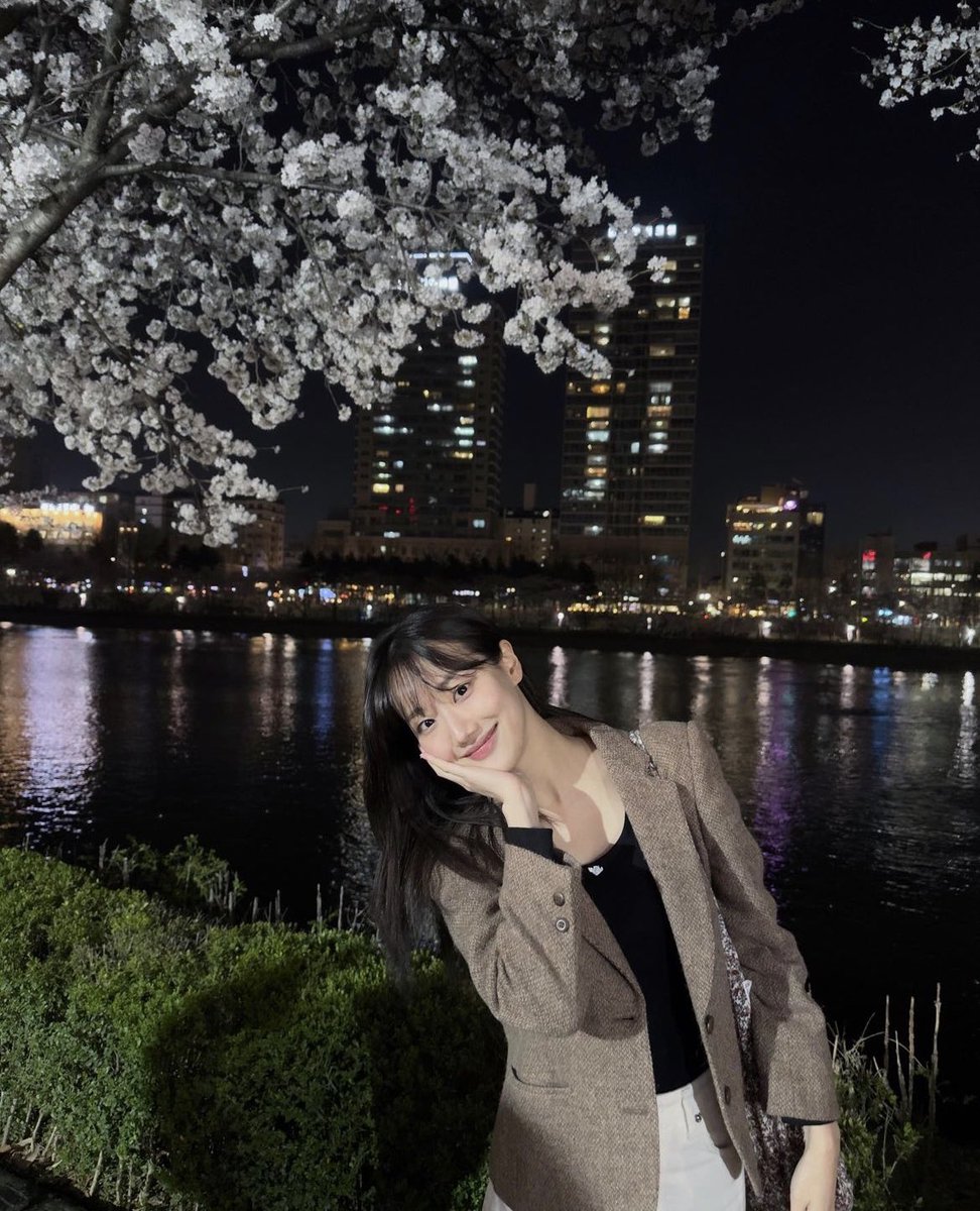 돌아온 나의 봄
🌸

#이나은