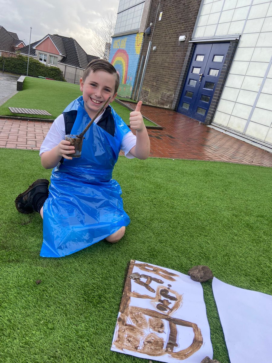 KingsOakSchool's tweet photo. Primary 4 had brilliant end of term fun during our last term 3 outdoor learning session! We created our very own mud paintings and experimented with the consistency of our mixtures 🎨 We love messy play! 🤩 #playistheway #outdoorlearning #KingsOakP4 @KingsOakPrimarySchool https://t.co/cmD7TVNvR3