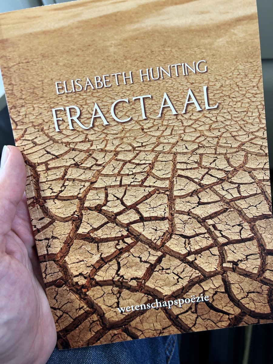 Wat een gaaf cadeau heb ik gekregen van <a href="/Windesheiminfo/">Hogeschool Windesheim (inactief)</a> voor het geven van een inspiratielezing over #onderzoekscommunicatie en #wetenschapscommunicatie aan de medewerkers van marketing en communicatie! Bedankt voor de uitnodiging en de mooie wetenschapspoëzie van <a href="/Huntingwords/">Elisabeth Hunting</a>