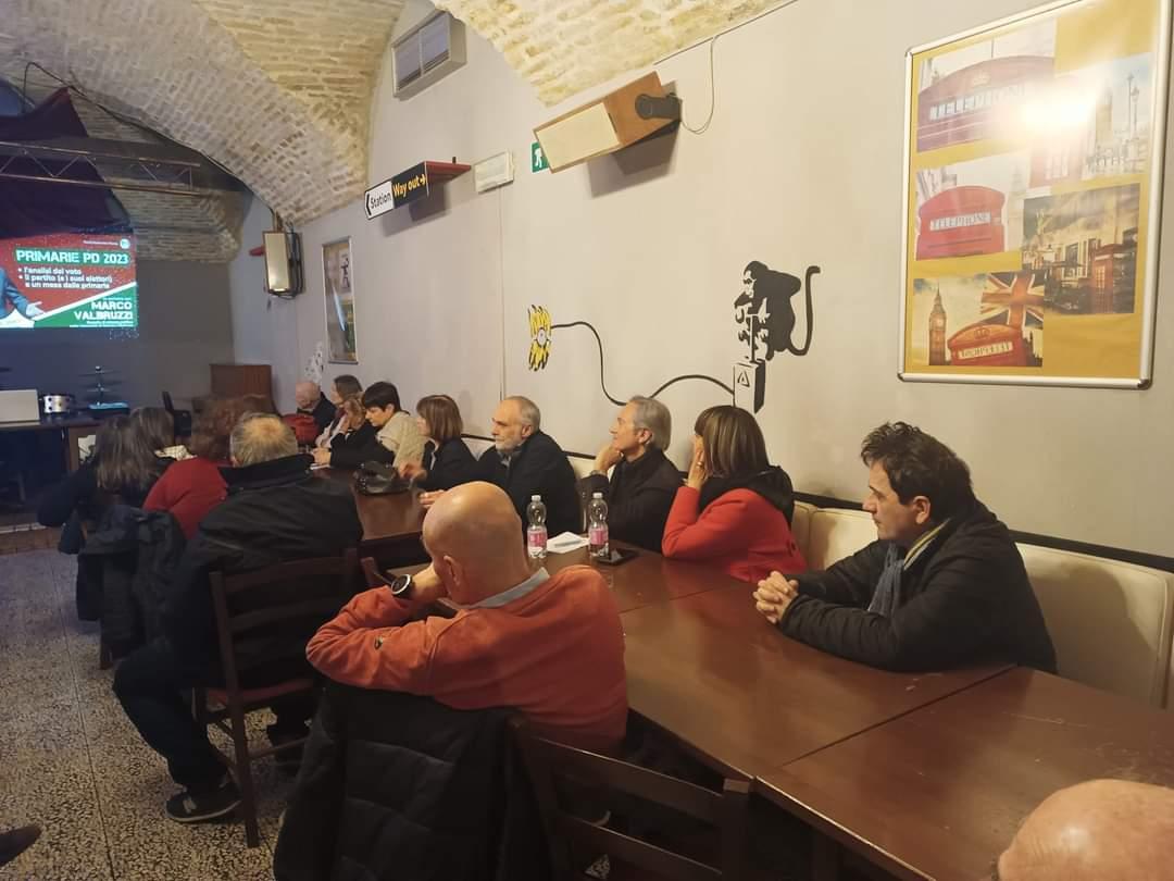 GD_Faentini's tweet photo. Tanta gente ieri all'iniziativa "Primarie PD 2023" col Prof. Marco Valbruzzi, le sue ricerche sui flussi delle primarie e con Alessandro Barattoni, Segretario provinciale del PD.
Grazie a chi ha partecipato!
#primarie #PartitoDemocratico https://t.co/3vocQKk6RP