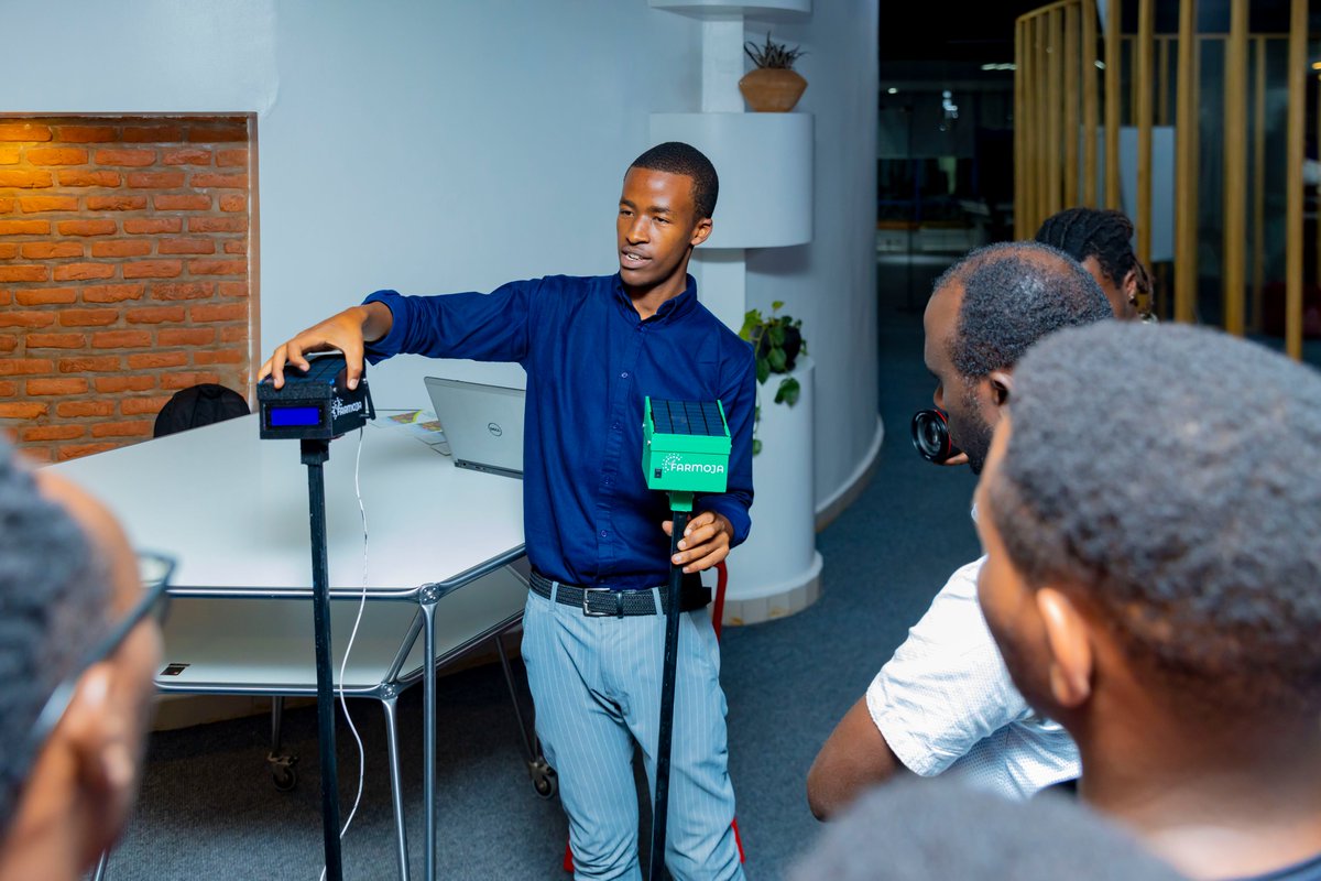 Excited to have <a href="/Farmoja_/">Farmoja Ltd</a>  as one of the presenting partners at the Robotics Community of Practice. Farmoja's innovative technologies are revolutionizing African agriculture and we can't wait to see what they bring to the table.  #DemoSession #AfricanAgriculture #Robotics