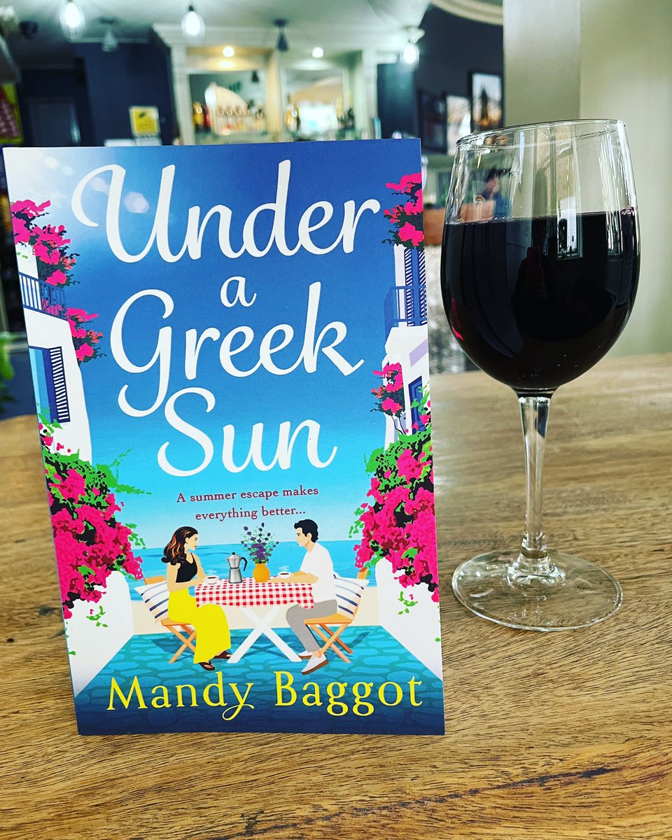 mandybaggot's tweet photo. Took my book to the pub in London π @BoldwoodBooks #itsnotevenoutyet #new https://t.co/NOOTGgxK2z