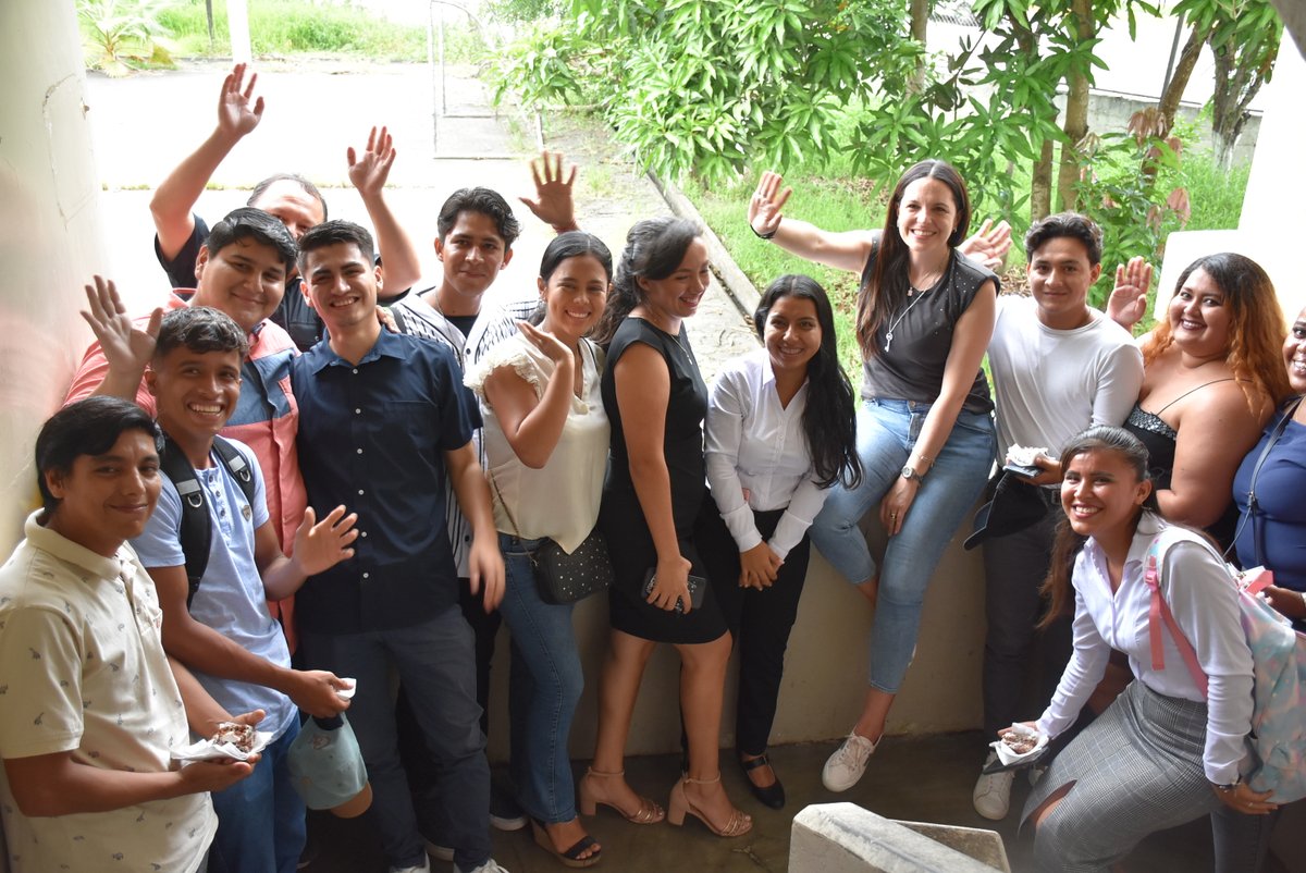 intsipp's tweet photo. El día miércoles 29 de marzo de 2023, la Secretaria de SENESCYT Andrea Montalvo mantuvo un diálogo con varios estudiantes del INSTIPP y la Rectora (e) Mgtr. Alma Zeballos. La finalidad de esta actividad fue conocer las inquietudes, aspiraciones y proyectos de nuestros alumnos. https://t.co/LL4LVNa3Ao