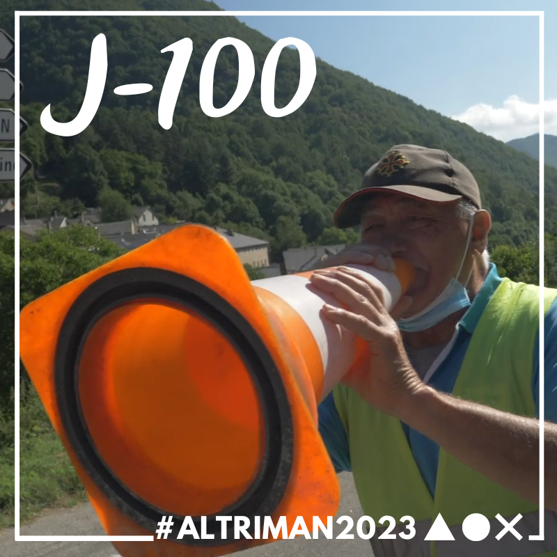 Altriman's tweet photo. 🔵 J-100 🔵

On a pris notre bénévole avec son mégaphone maison pour vous annoncer la nouvelle... l'#Altriman2023, c'est dans 100 jours !

Soyez prêts ! 

Et si vous n'avez pas encore votre dossard, RDV sur https://t.co/den039HKvc pour toutes les infos ! https://t.co/ls2BvFFVvQ