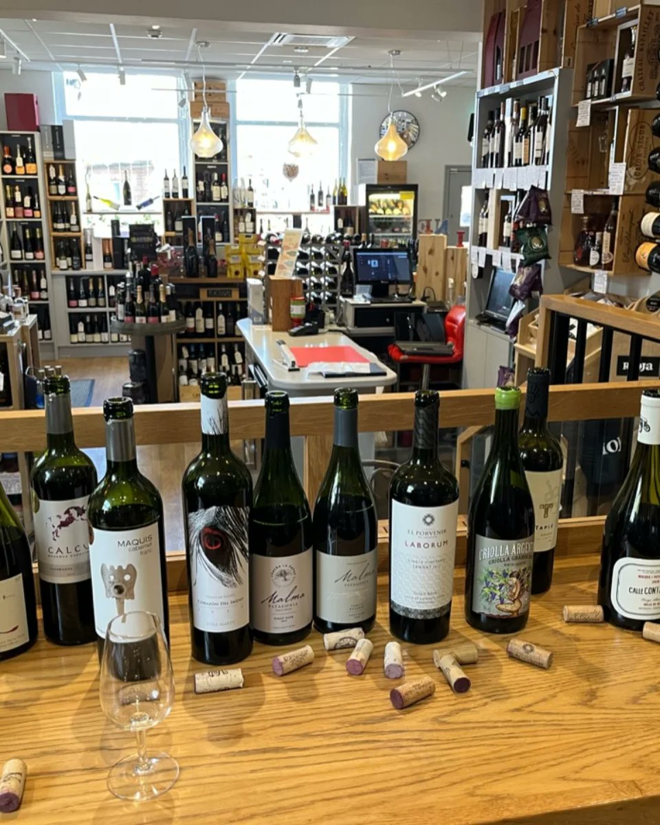 MrMrsFineWine's tweet photo. New discoveries today at a brilliant sampling session with the lovely Carola! ๐ฆ๐ท Plenty to please our palates - we look forward to sharing some of these beauties from South America with you all very soon!... ๐ ๐ท#newwines #winesampling #wineshop @MariaCdelaF #hispawines https://t.co/blpUSzTdaq