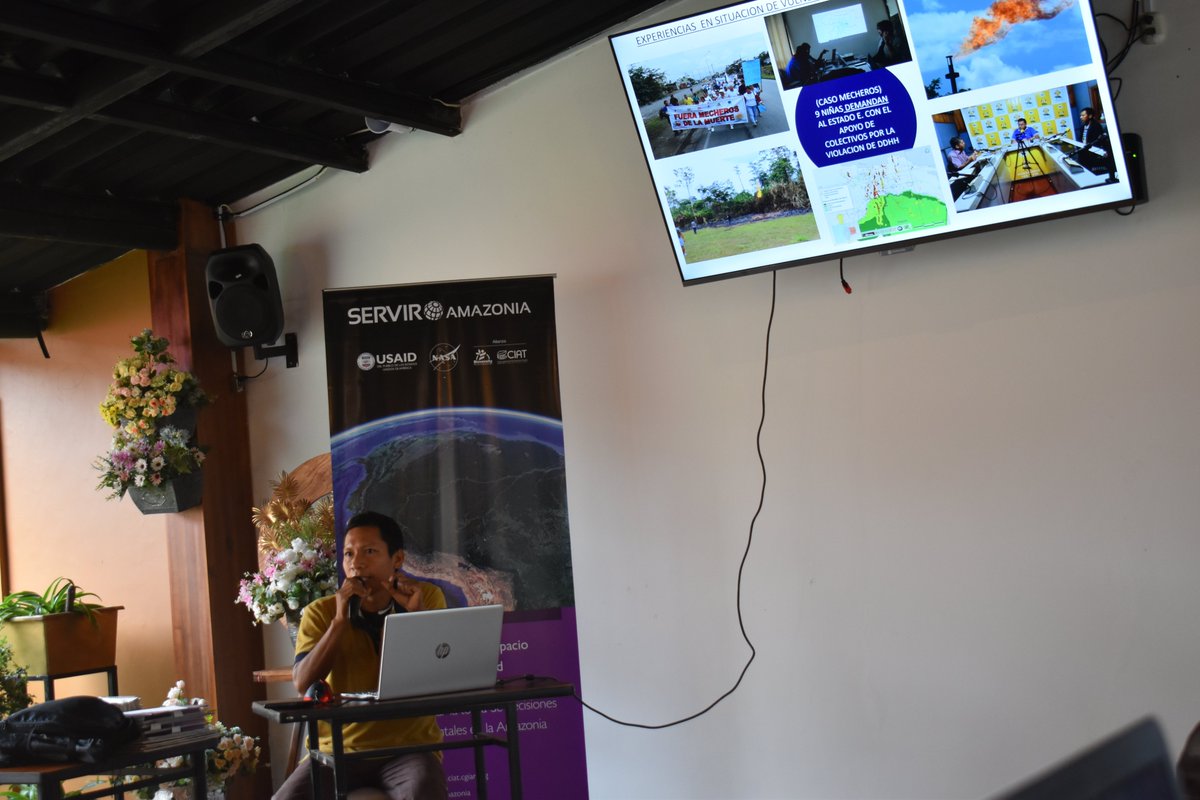 CLucitante's tweet photo. Hablamos sobre la vulnerabilidad del medio #ambiente y #culturas indígenas en la región Amazónica gracias a @confeniae1 @F_EcoCiencia y estudiantes de la @istcotopaxi por su interés en temas fundamentales.
#UDAPT
#CORAPE
#COICA
#Sucumbíos https://t.co/4wIMPuKgAP