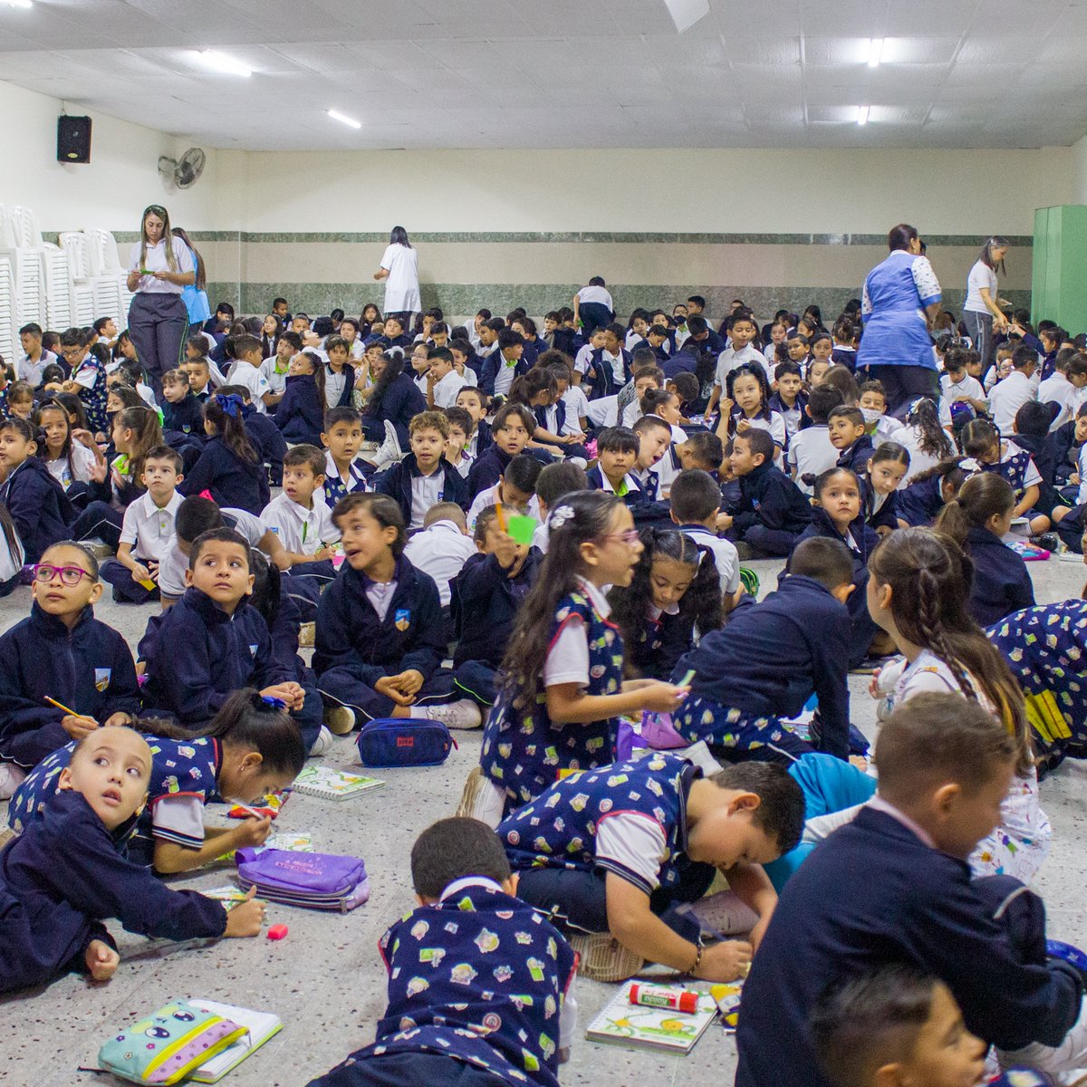 Nazaret_Bello's tweet photo. Revive los momentos más emotivos del Día de la Acogida en el colegio Nazaret con estas increíbles fotos. En el primer día de Semana Santa, nuestros estudiantes reflexionaron sobre lo valioso de sus actos y cómo atañer en la vida de los demás, inspirados en la enseñanza de Jesús. https://t.co/0BrDKefpol