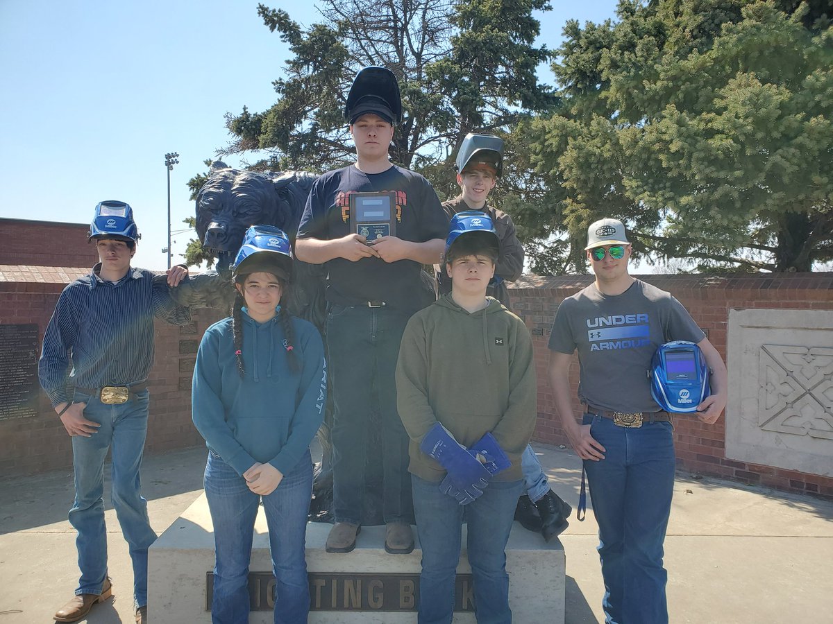 LukertLovesAg's tweet photo. St. Marys Ag Mechanics were 3rd place B team at our district contest in Wamego. Team members were L to R: Justus Lawton, Kiera Thomas, Dalton Schleif (10th place individual), Ronin Richardson (5th place individual), Coleton Delong and Justin Lawton. Go Bears! 🐻 @SMJSHSBearsKS https://t.co/fBg50vw54U
