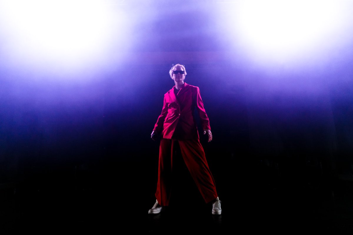 loganwestom's tweet photo. One of the best concerts of the month with @BettyWho at the @showboxpresents. https://t.co/RDAFUZSb8S