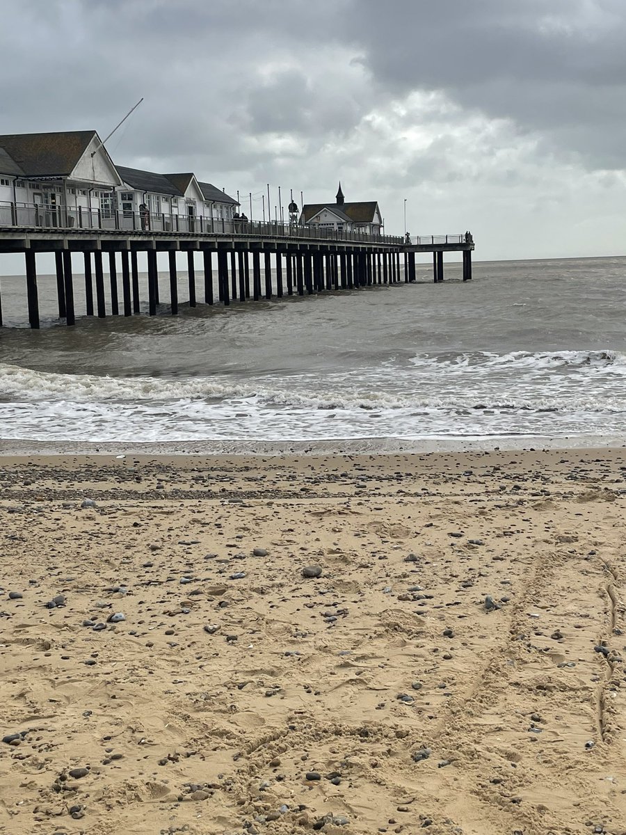 flissmc's tweet photo. GCSE fieldwork day in Southwold.
Look who came too @MissDaveyMFL
#geographyteacher #geography #gcsefieldwork https://t.co/QMjP65OA65