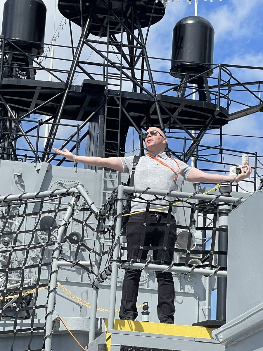 kaya2915's tweet image. Lunch break battleship tour! ⚓️🚢#WhenInJax @JaxNavalMuseum @theAPBS 🧡 #APBS2023
