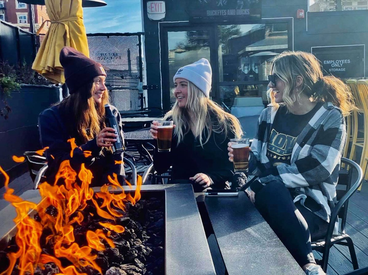 ⚾️ HAPPY ☀️ OPENING 🍻 DAY ⚾️
Joe’s Place Rooftop is OPEN at 3pm today! And Chicago Dogs are on special beginning at 3pm! We can’t wait to enjoy the sunshine with you! 

#JoesPlaceIC