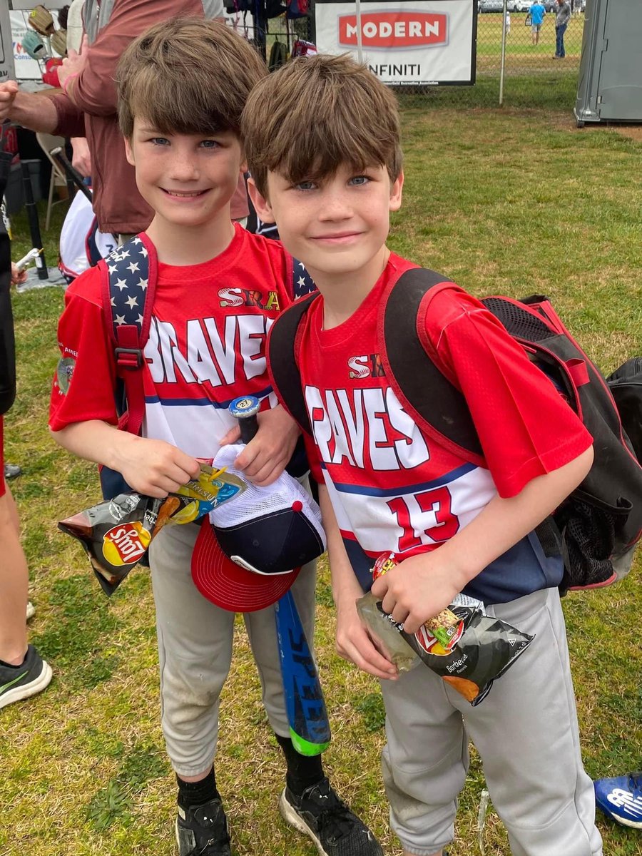 Clemmons4NC's tweet photo. Throwback Thursday for Opening Day!
❤️⚾️❤️
#baseballboys #fouryearsago #andtoday https://t.co/cYQLIhuaRr