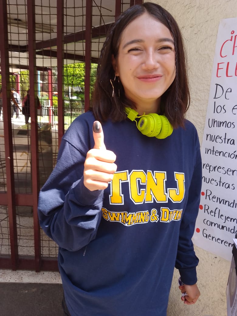 SimulacroMX's tweet photo. La revolución de las juventudes inicia con un #YaVoté https://t.co/eZHPc0r8g3