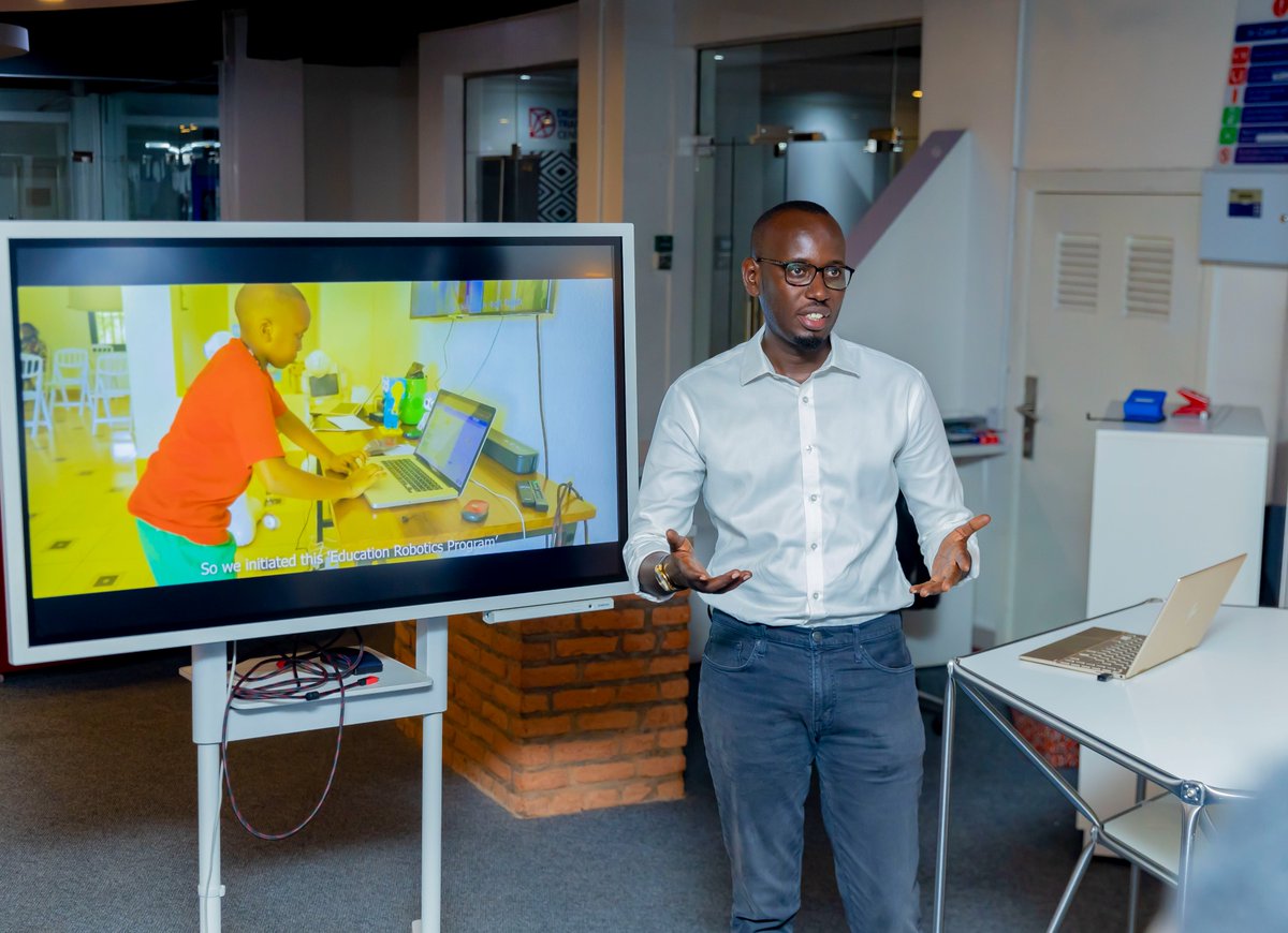 Digital Transformation Center Rwanda tweet media