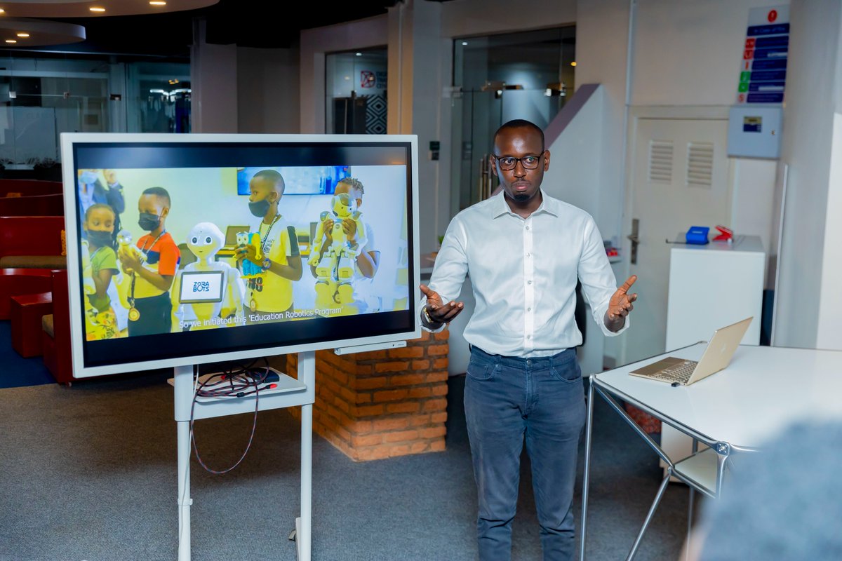 Digital Transformation Center Rwanda tweet media