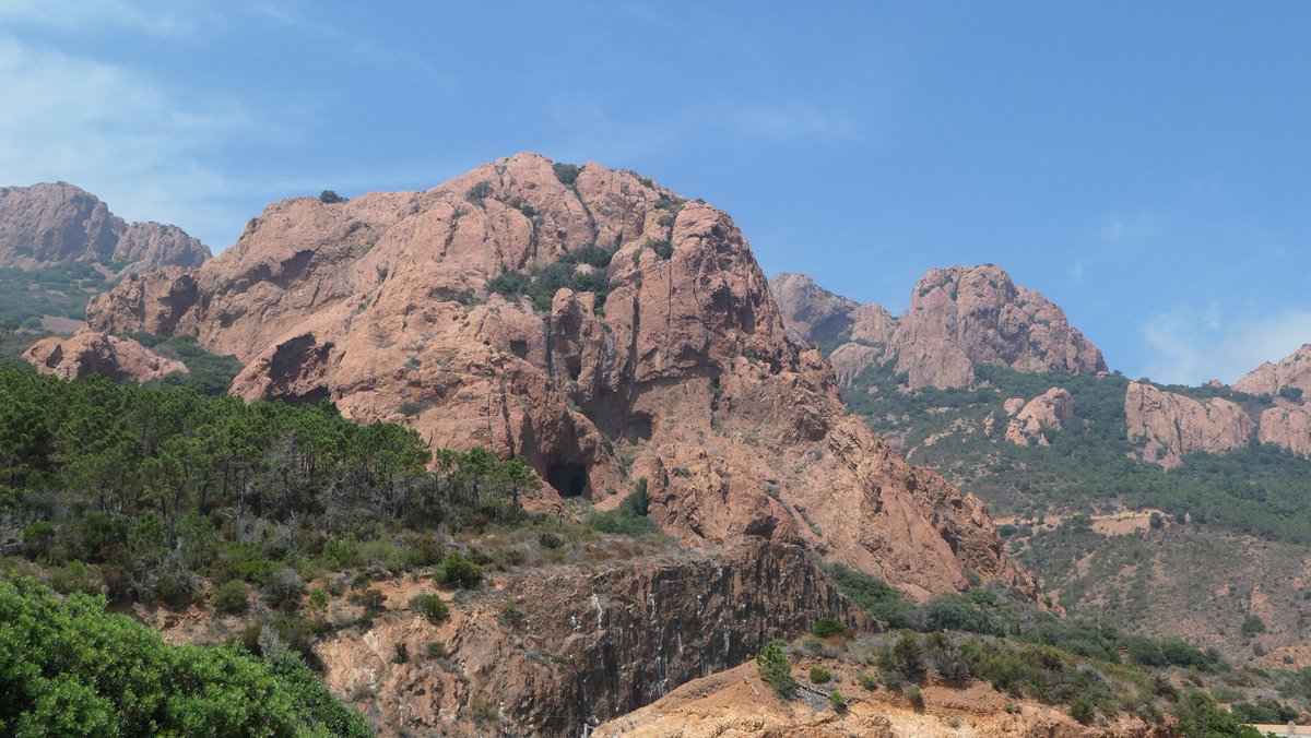 Les paysages somptueux de l'Estérel
#CotedAzurFrance #JeudiPhoto #VisitCotedAzur #Tourisme #VisitEsterel #visitvar #photodujour <a href="/VisitCotedazur/">Côte d'Azur France</a> <a href="/EsterelCoteAzur/">Estérel Côte d'Azur</a> @VisitVar