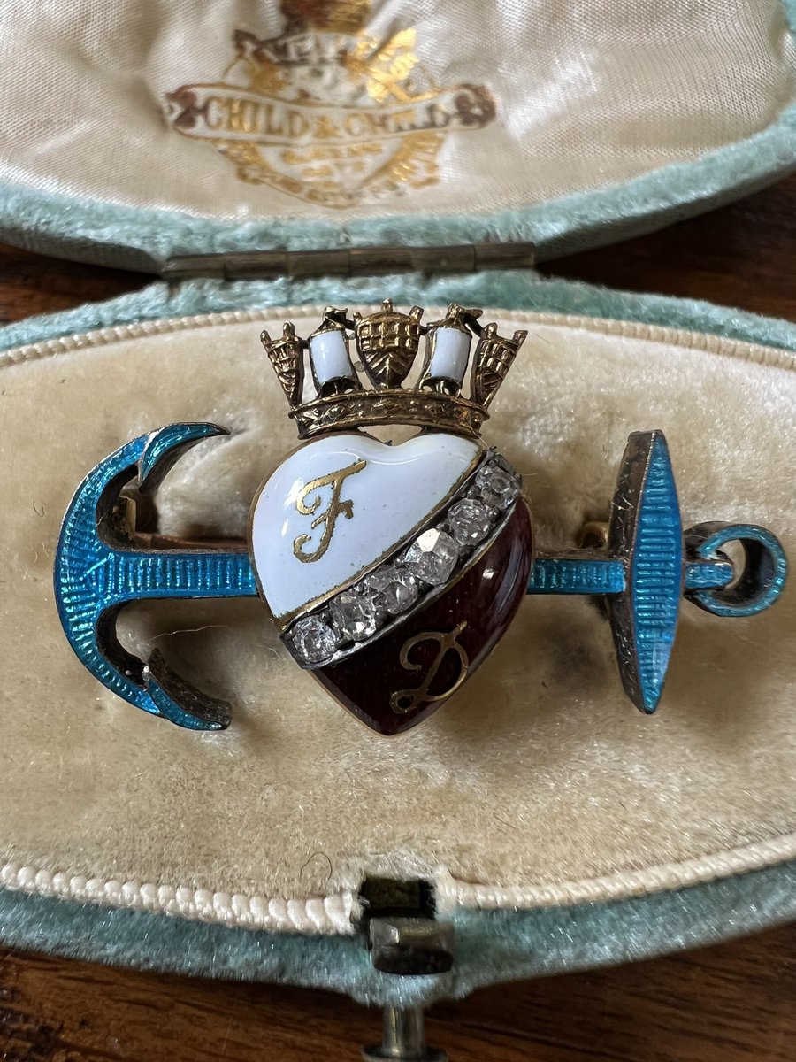 MelissaLeePat's tweet photo. I’m sunk on this Child &amp; Child brooch - coming to our Fine Jewels sale at @HHRAuctions on 9/6. C&amp;C were a brief blush of a company at the end of the 19th century, start of the 20th, &amp; made fine pieces which are now very collectible. Now to research the hidden meanings…. https://t.co/uiHWJgXCX2