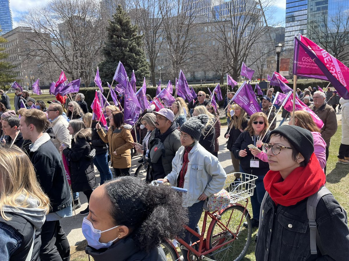 2JamesClark's tweet image. Hundreds of education workers march to Queen’s Park in #solidarity with fight for #HealthCare4All and #StatusForAll. “The workers united will never be defeated!” #justice4workers #EnoughIsEnoughON #onpoli #onlab #canlab #topoli #onted