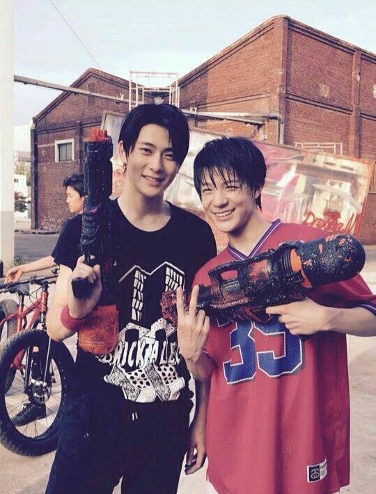 bbyciiw's tweet photo. i love u both so much 🤍🤍 https://t.co/AVP0Pmznbl