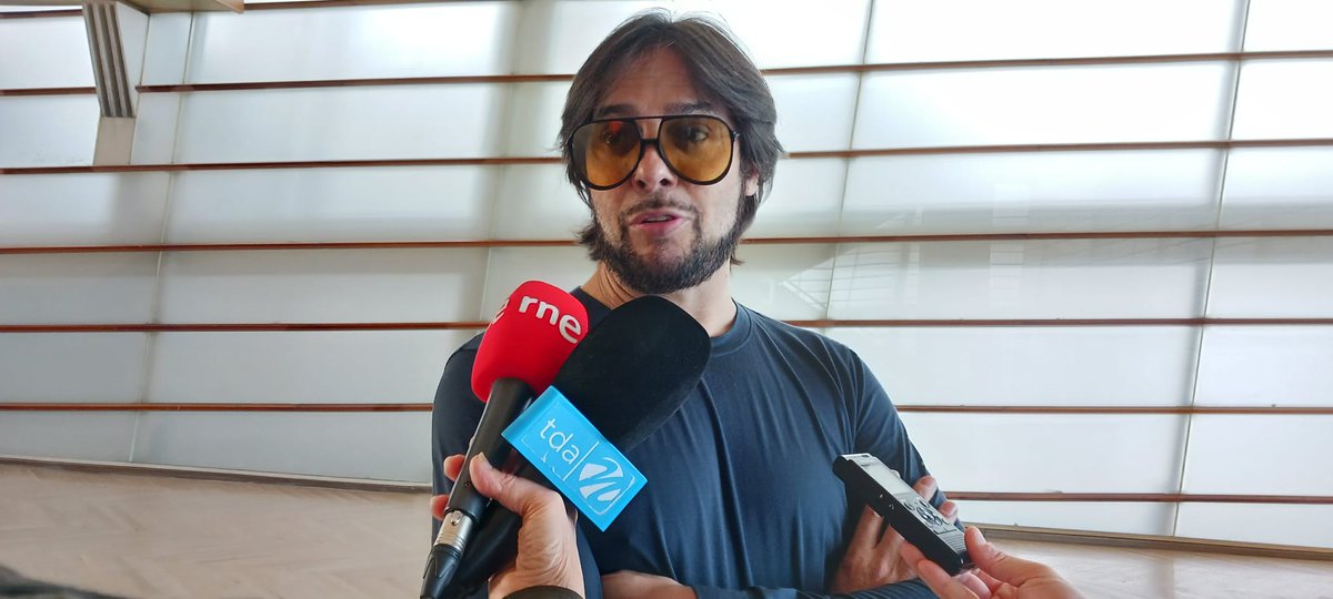 TeledonostiaRD's tweet photo. @joaquin Cortés y #davidluengas en el apartado cultural de #npiteledonostia a partir de las 20:30

Y el mejor resumen de la Feria #ababor que se consolida como la cita náutica de Euskadi

Con @bermudez_xabier @NereaCecilia1 y @FatimaHementxe https://t.co/v6oTej0l4P
