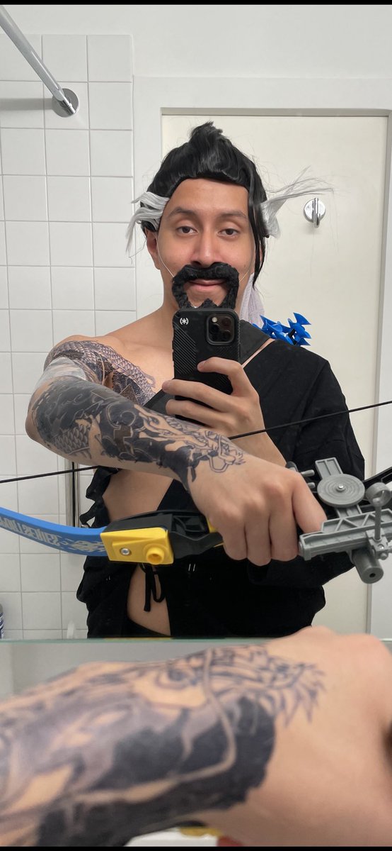 SaltyPhish's tweet photo. @EskayOW Never got more dms than I did here https://t.co/6DQOR2LSAu