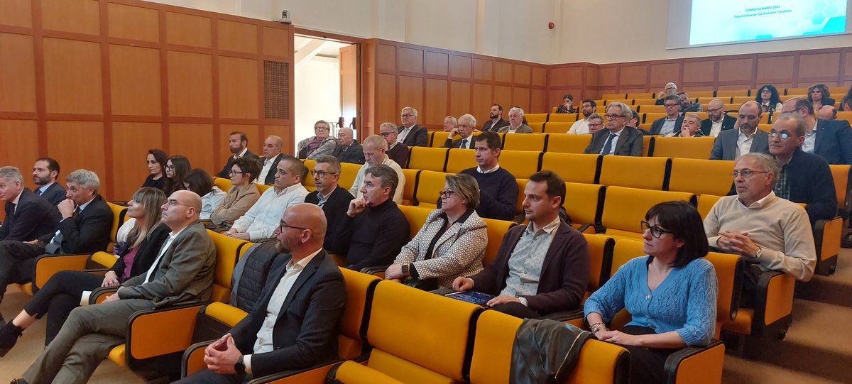 AndreaSirianni3's tweet photo. Oggi ricordiamo il ns #amico Rosario insieme a tanti #uomini e #donne del #distretto di #Sassuolo, le buone e proficue #relazioni come chiave di volta per #costruire #futuro #industria #ceramica #contrattazione #territorio #partecipazione https://t.co/7BpCjSa2cb
