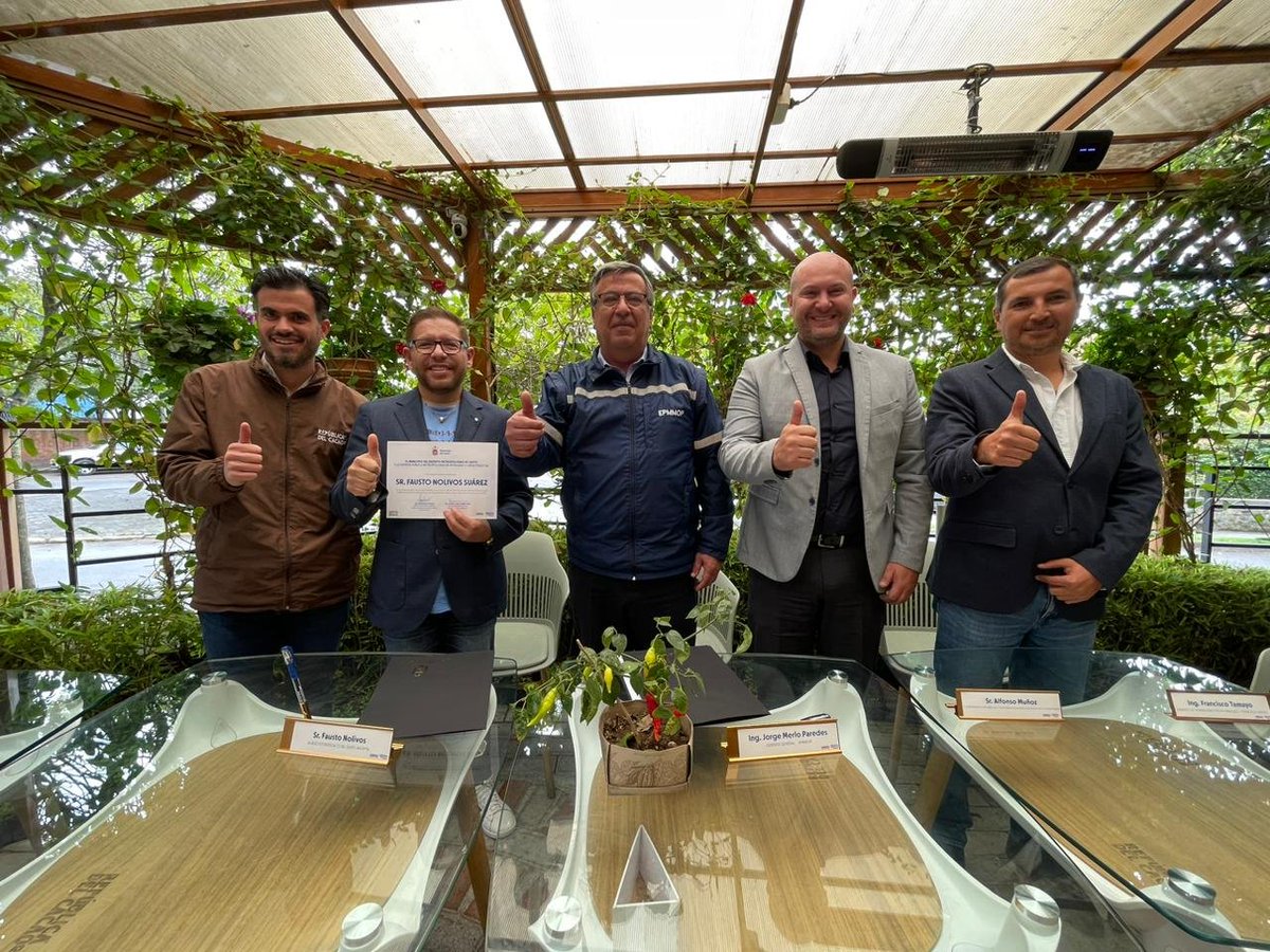 Obras Quito tweet media