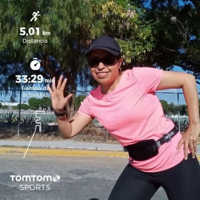 Desde acá los saludo en esta mañana soleada ☀️ ¡aquí ya se entrenó! 🥵😬💪🏽 salen 5km 😅
#templorunner #runner #running #run #cancer #correr #eresrunner #corrermehaenseñado #correresmipasion #adidas #mujer #parque #runningworld #día #happy #happyrunning #actitud #fortaleza #love