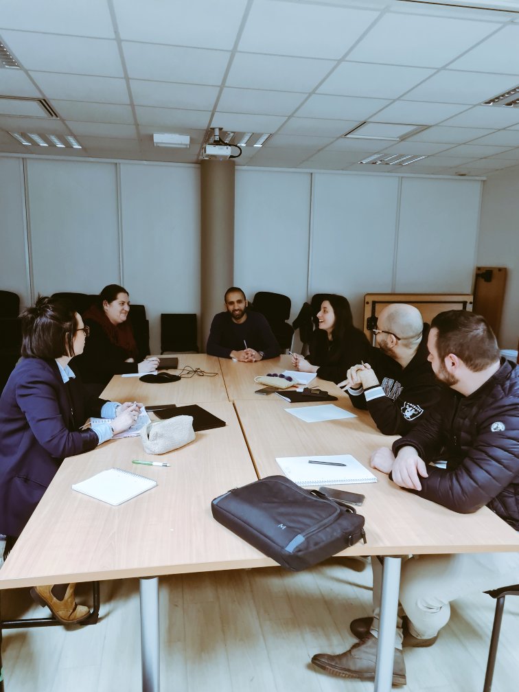 Les conseillers MET (Métiers en tension) du SOSO- Santerre Oise Sud-Oise se sont réunis cet après-midi afin de préparer l'organisation d'un forum autour des métiers de la restauration. 

#synergie
#TousMobilisés 
#AvecPoleEmploi 
<a href="/ClaudineBourey/">BOUREY Claudine</a> 
<a href="/AlexandraLebea2/">Alexandra Lebeau</a> 
@ffoyard