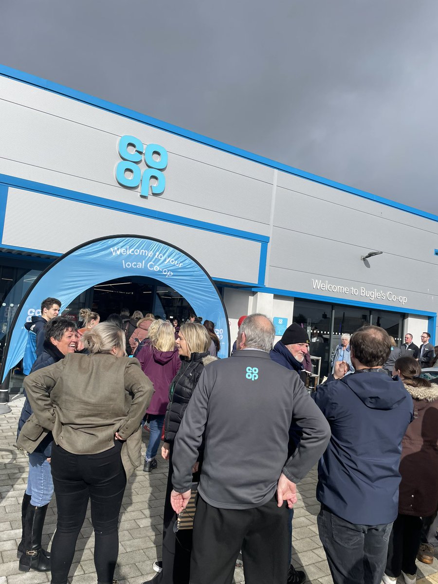 Georgiegmb007's tweet image. So proud to launch our wonderful new Co Op Franchise Bugle store with our partner MRMU this morning. A real community buzz with a real sense of excitement for the partnership in the town - a true sense of Co-op difference #proud #succeedtogether