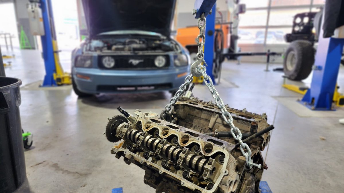 Are you ready to give your ride a power boost?  🛻
Get your vehicle’s Engine swapped and better its performance.
Book at the Best Auto Mechanic Shop in El Paso. 👨🏻‍🔧👌🏻

💻 toptechsgarage.com/get-in-touch/

#elpaso #ashopforanyone #cardiagnostic #computerdiagnostic #automechanic #autorepair
