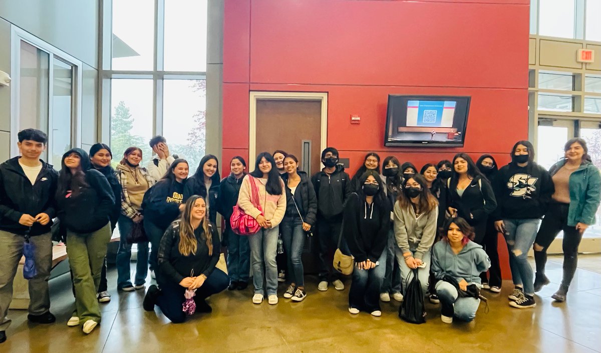 IndependenceHS's tweet photo. #LatinxStudentEmpowermentConference2023 at @deanza_college with our awesome academic counselors #TeamMarquez &amp; #TeamFernandez

#collegeready

#sixerpride

❤️🤍💙 https://t.co/xinWlUzih2