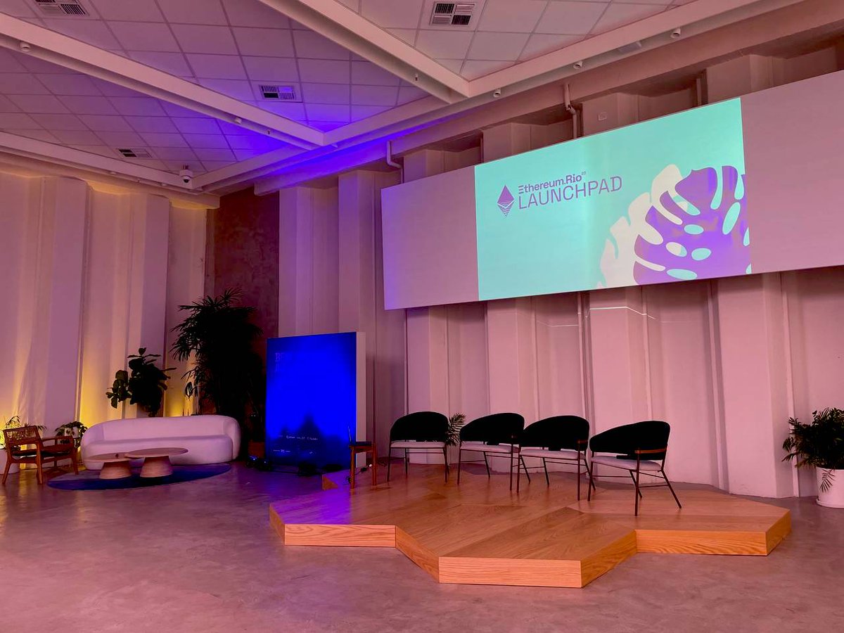 UnikaNetwork's tweet image. aunchpad  event from @Ethereum_Brasil  went well 🫡

learned so much new stuff, networked and got lots of precious insights

only forward and up with all this knowledge 🚀

#EthereumBrasil #EthereumRio