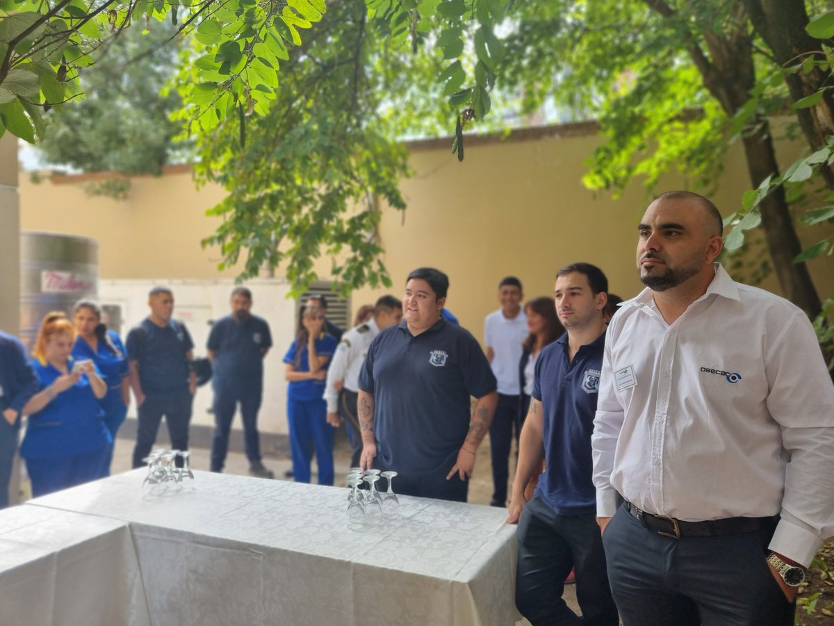 RubenLedesmaOK's tweet photo. Porque hay que dignificar al trabajador, junto a la Sub Delegada de OSECAC regional zona oeste María González, dejamos inaugurado el comedor para los trabajadores y trabajadoras de la sede de San Justo 
#trabajoDignifica https://t.co/zhH22854Kb