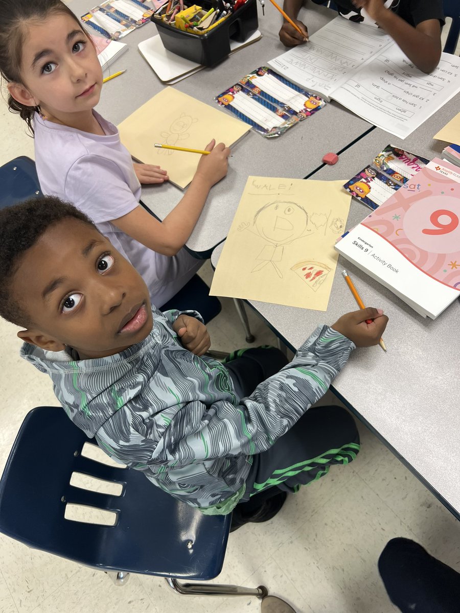 MarlinISD_Elem's tweet photo. Our kindergarten Ss learned about 5 presidents & had to draw which one was their favorite. #committedtoexcellence #drivenbypride @Jewelisha_J @mrdkelley @MMcCullum_iLead https://t.co/jnAs7aQakr